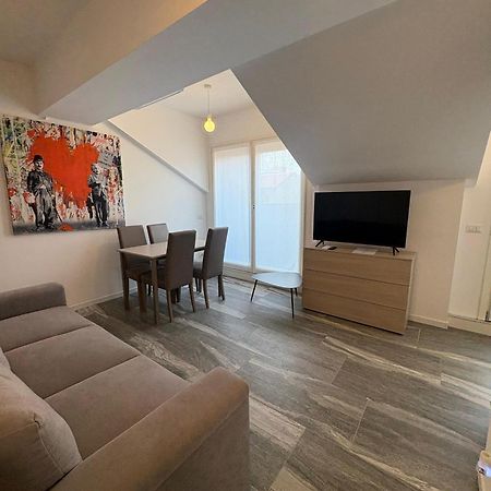 Essential Apartment Sesto San Giovanni Buitenkant foto
