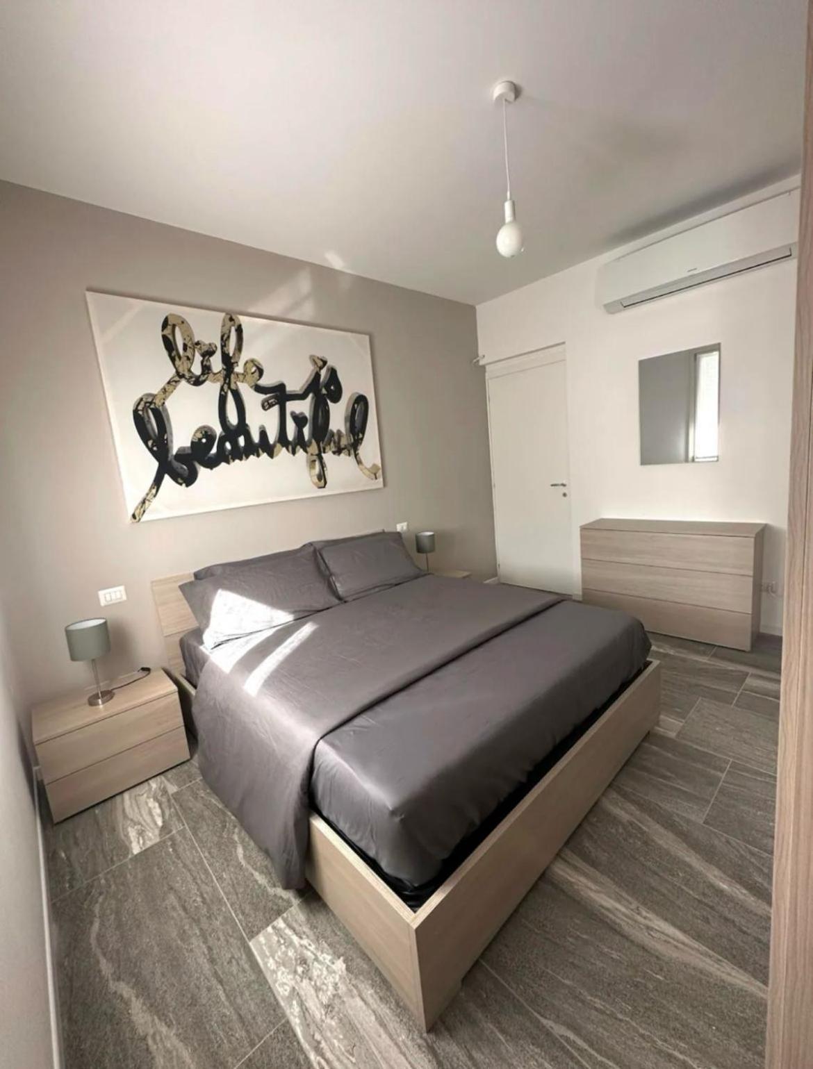 Essential Apartment Sesto San Giovanni Buitenkant foto