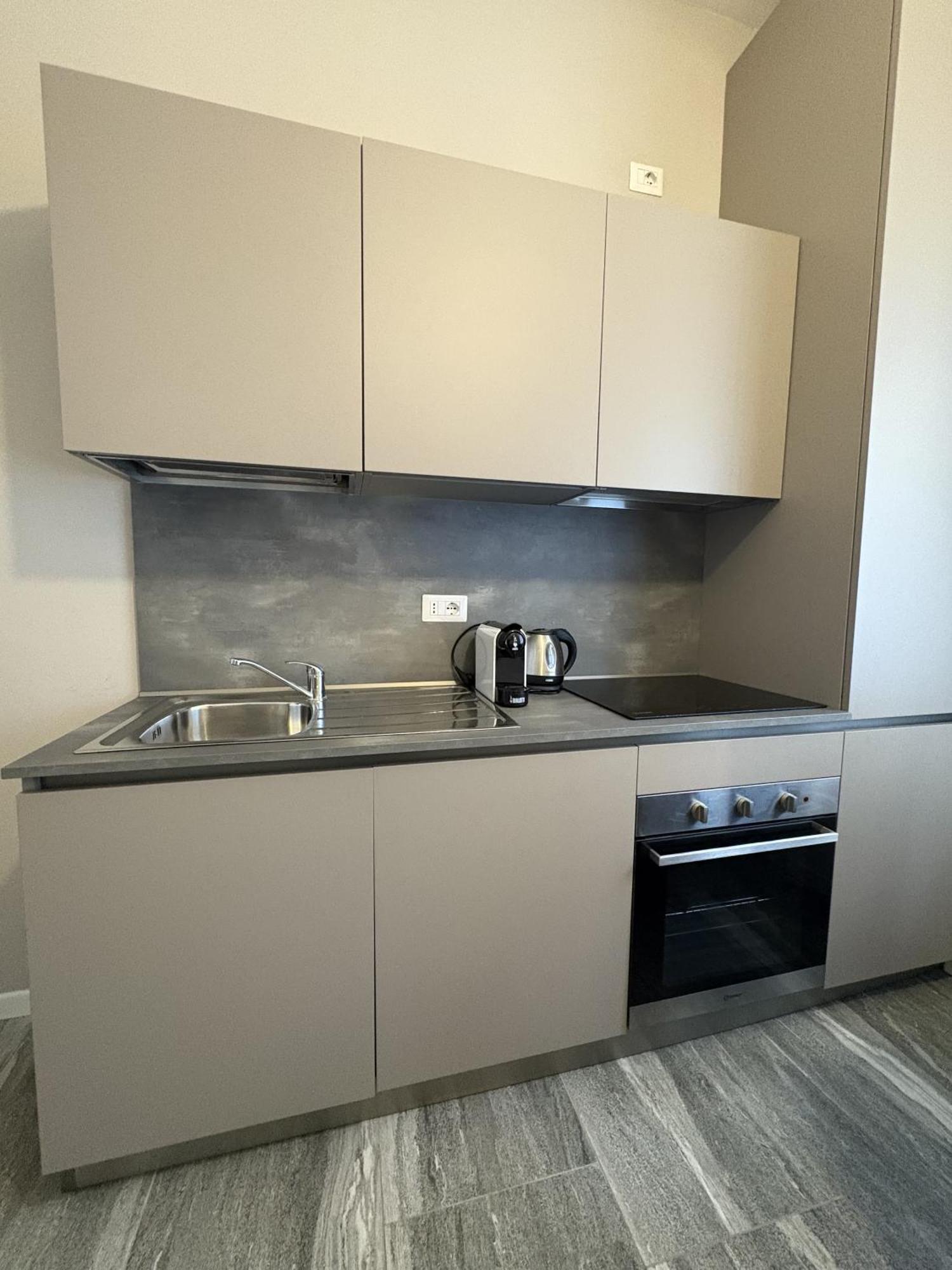 Essential Apartment Sesto San Giovanni Buitenkant foto