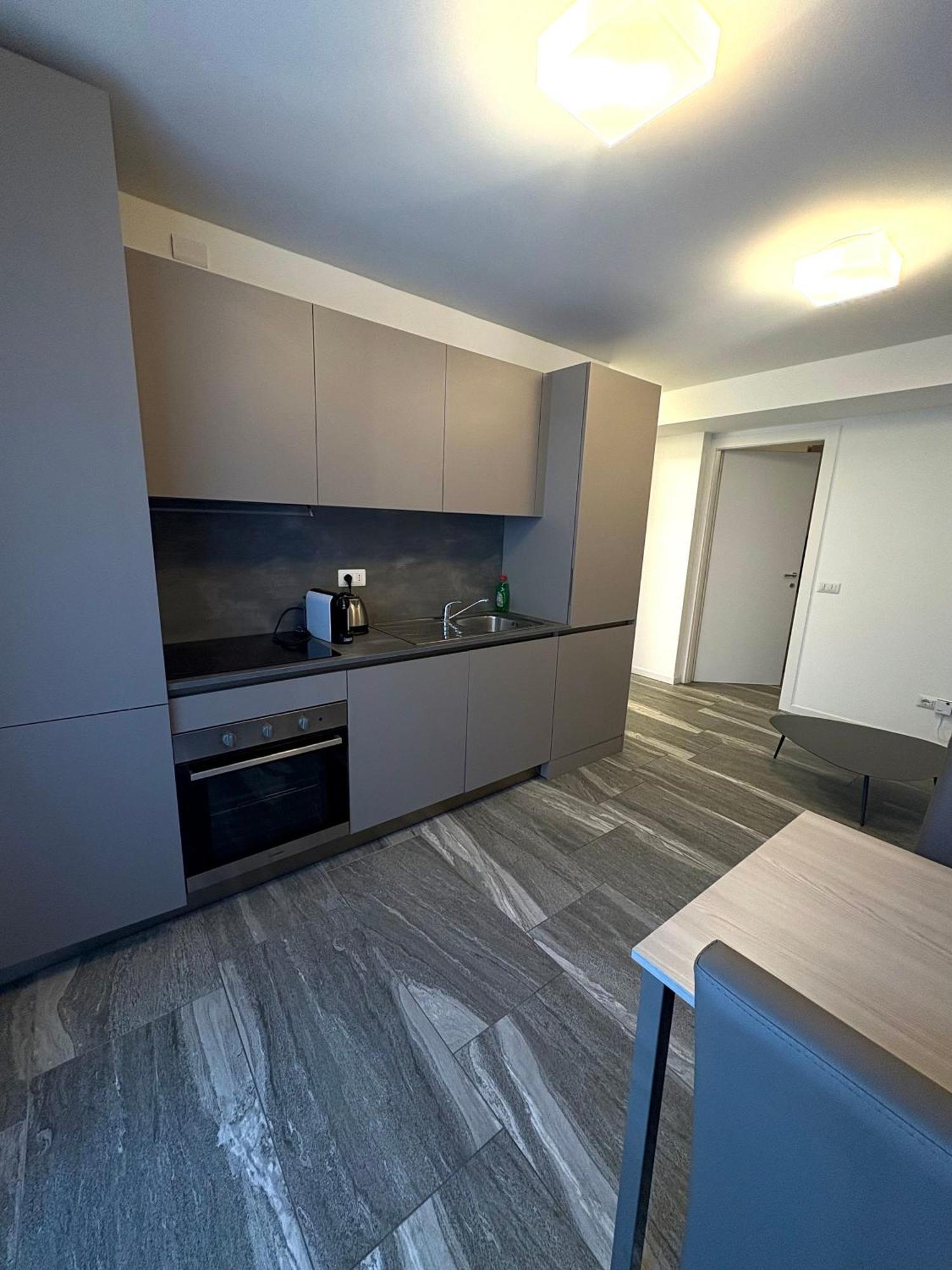Essential Apartment Sesto San Giovanni Buitenkant foto