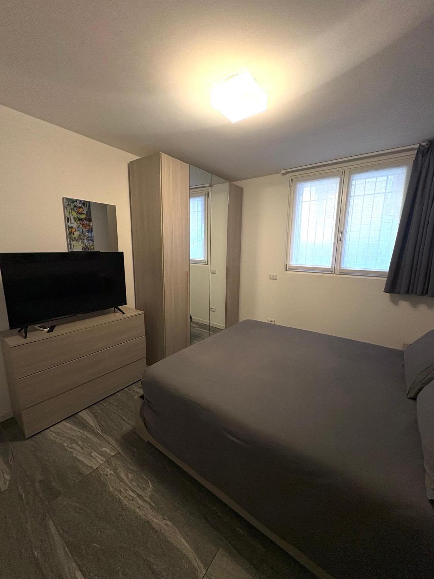 Essential Apartment Sesto San Giovanni Buitenkant foto