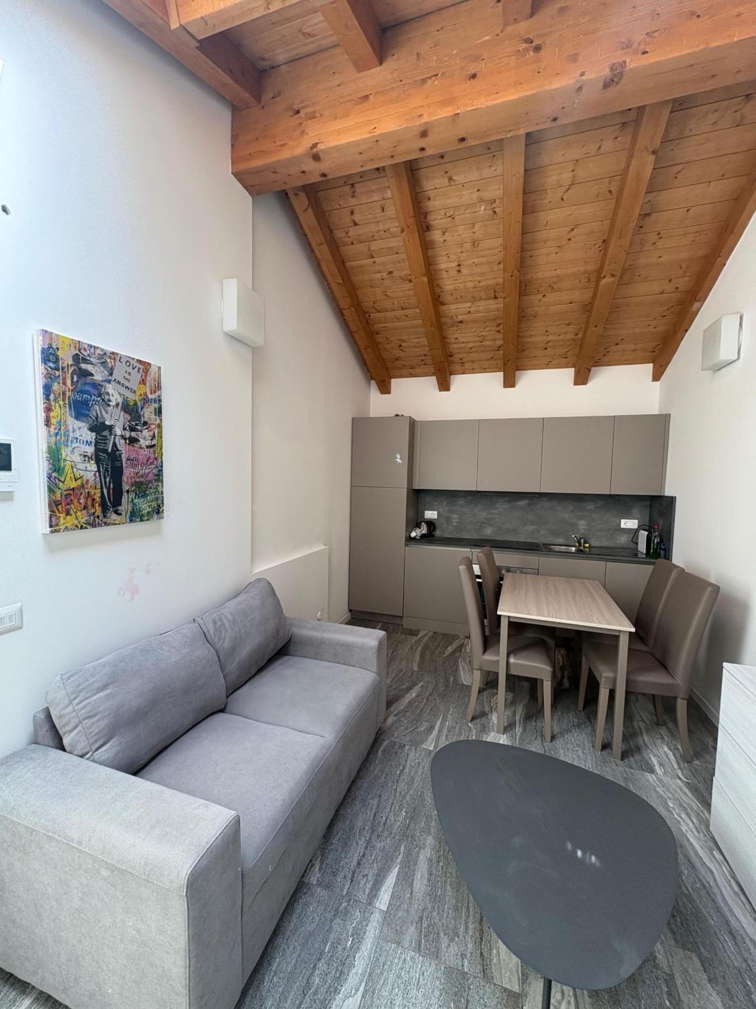 Essential Apartment Sesto San Giovanni Buitenkant foto