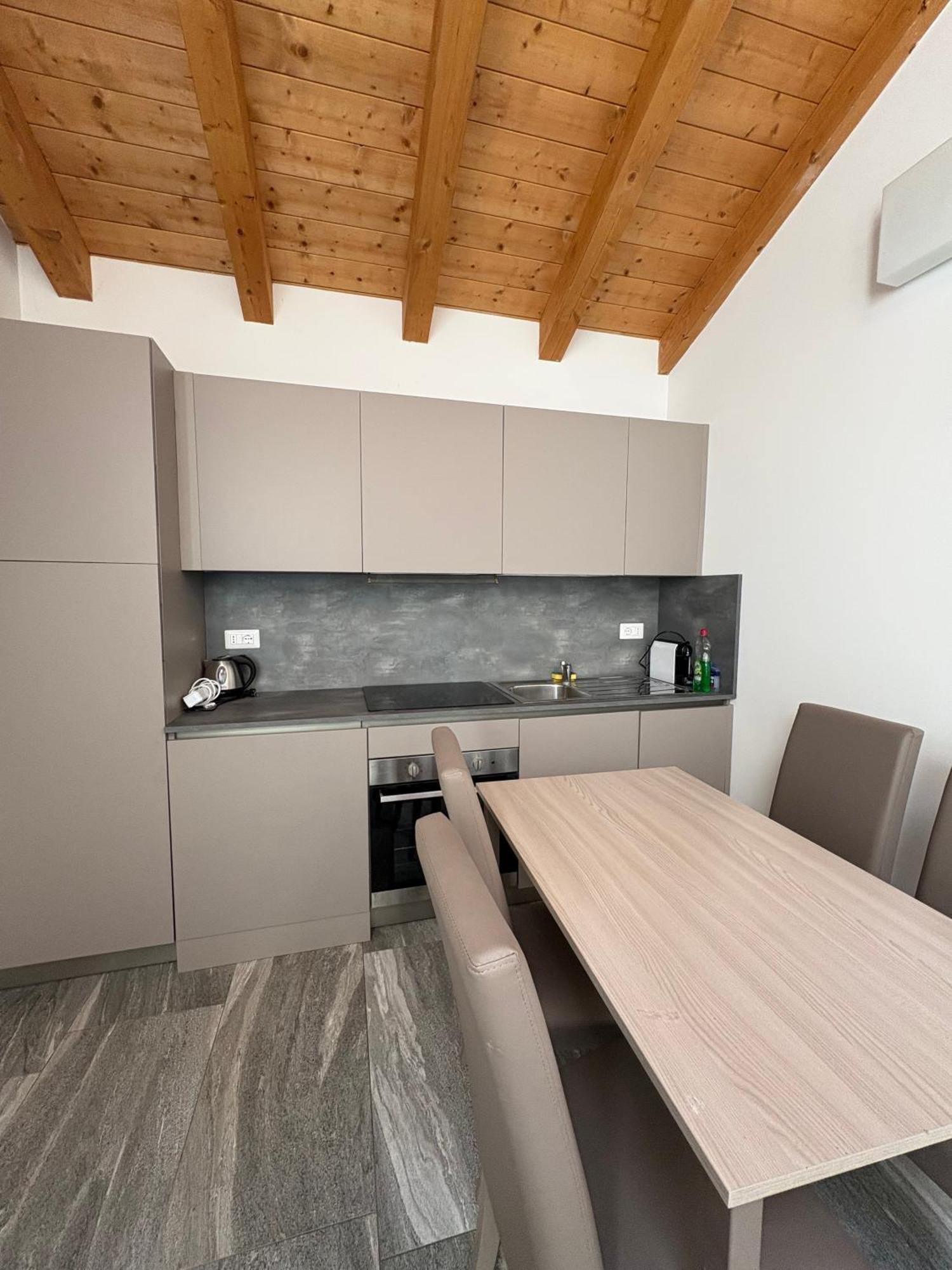 Essential Apartment Sesto San Giovanni Buitenkant foto