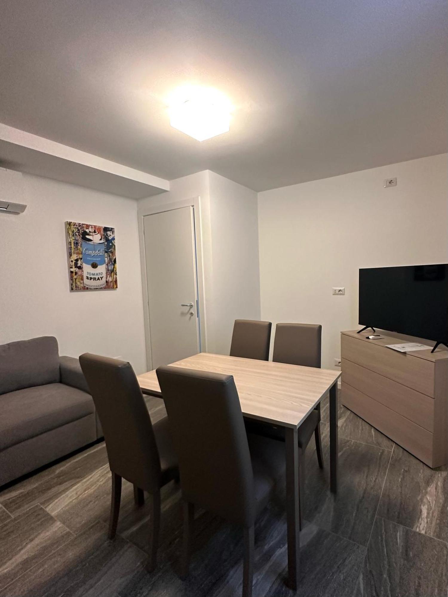 Essential Apartment Sesto San Giovanni Buitenkant foto